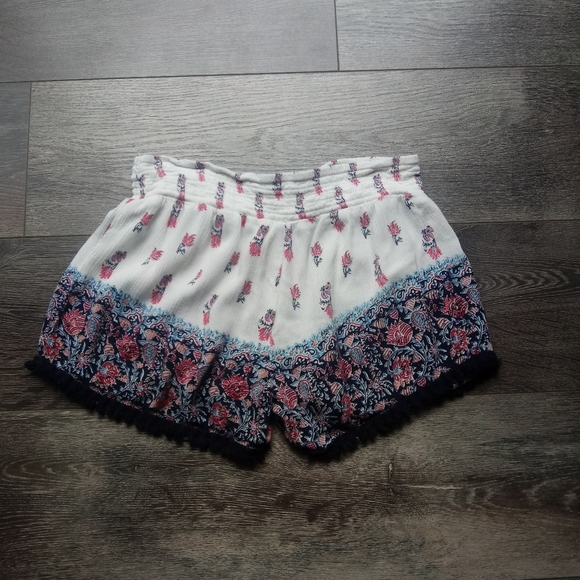 NO BOUNDARIES XS Women's Floral Shorts - Picture 2 of 5